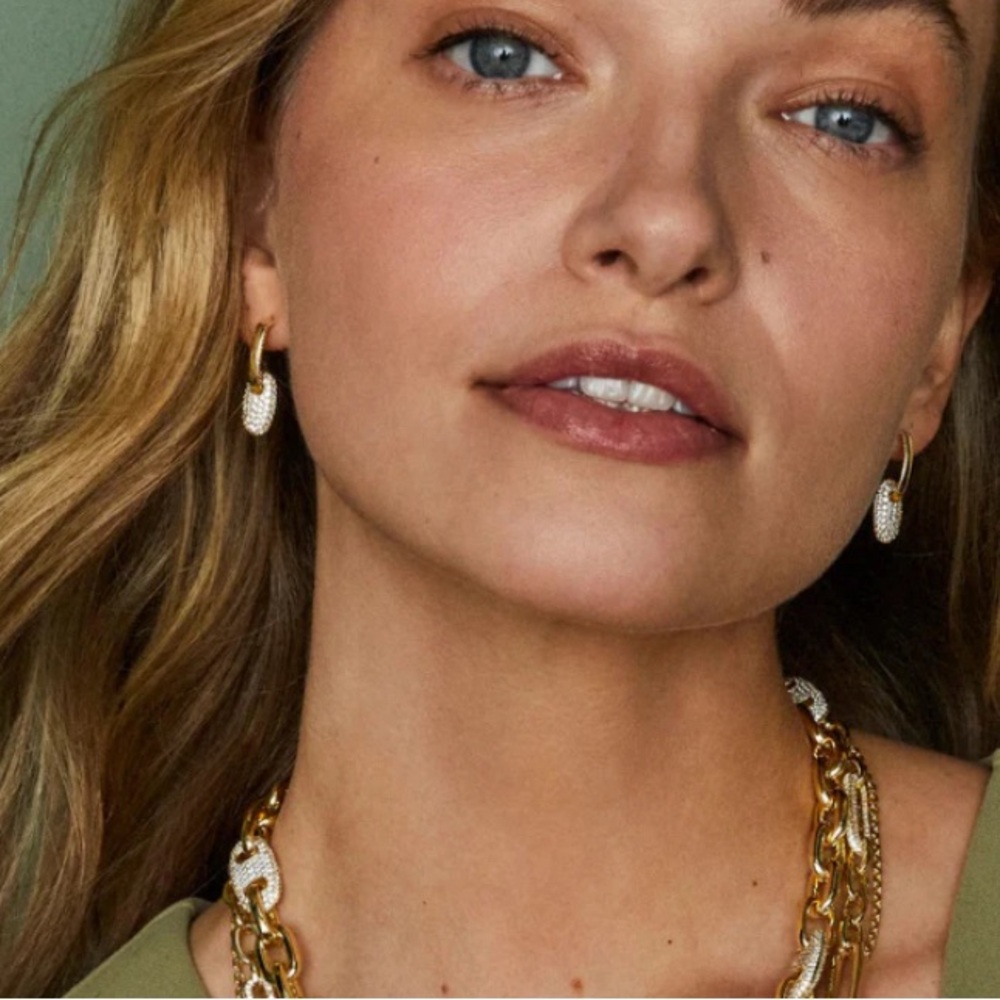 NWT Lot of 2x [Kendra Scott] Bailey Gold Pave Chain Bracelet & Huggie Earrings - Picture 6 of 11